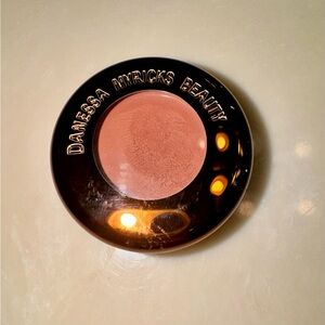 DANESSA MYRICKS BEAUTY Yummy Skin Blurring Balm
Powder Flushed "Spiced Latte”